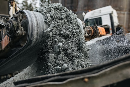 La pierre ollaire est utilisée pour stocker de l'énergie et est un sous-produit de la production de cheminées en Finlande.