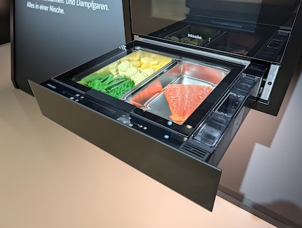 Chez Miele, le tiroir possède deux bacs de cuisson.