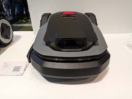 La RockMow S1 avec son système de caméra et de capteur.