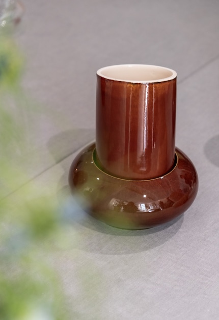 Le vase en porcelaine Poom de Moshpitty.