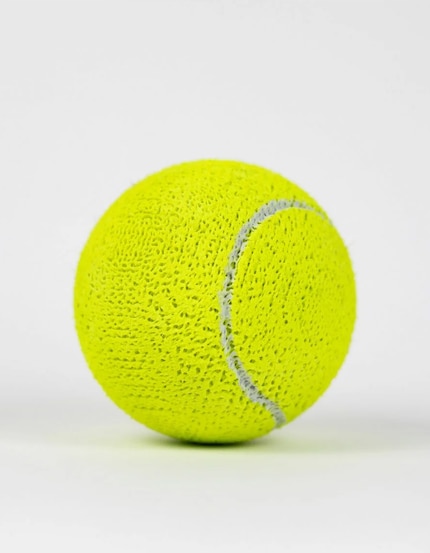 Le prototype «Point» ressemble à première vue à une balle de tennis classique, mais il sort entièrement d'une imprimante 3D.