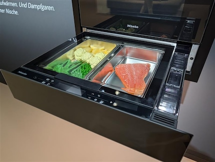 Steam cooking in a drawer.