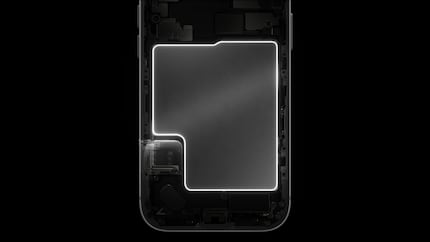 Dans certains pays, Apple a remplacé l’emplacement SIM (en bas à gauche) par des cellules de batterie supplémentaires.