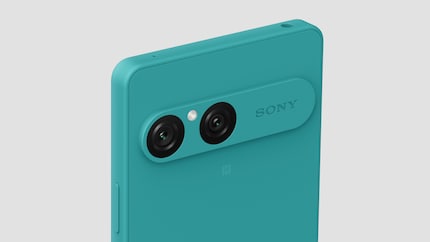 Sony place désormais les deux caméras arrière dans une barre transversale.