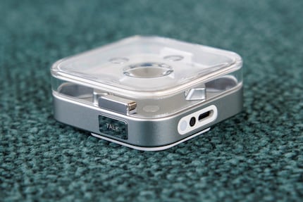 Le microphone peut être utilisé pour les appels téléphoniques et vidéo, mais pas pour les vidéos.