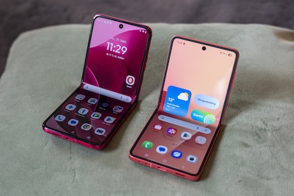 The crease has become discreet: visible, but barely noticeable on both devices.