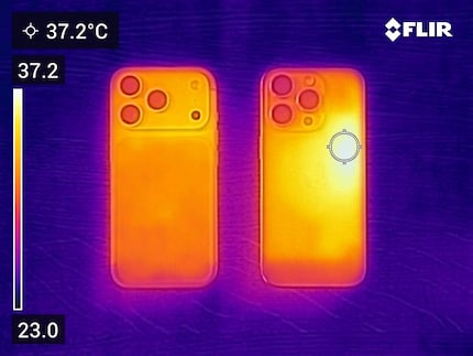 The iPhone 17 Pro’s (left) aluminium unibody dissipates heat better than the iPhone 16 Pro’s (right) housing.